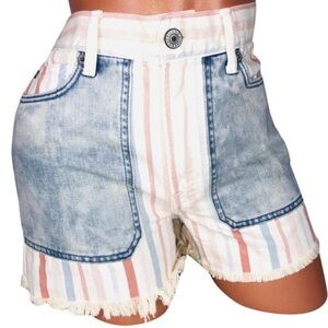 AMERICAN EAGLE OUTFITTERS FRINGED MOM SHORTS